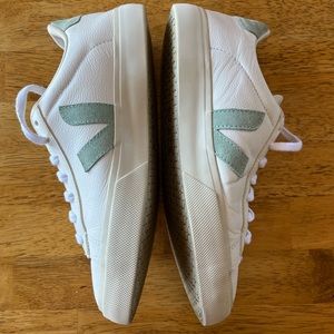 VEJA Campo Sneakers - Matcha